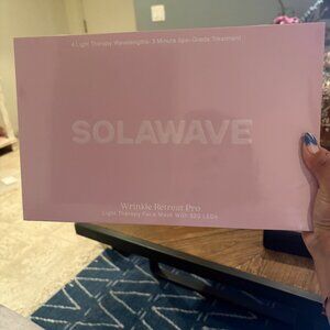 Solawave Wrinkle Retreat Pro LED Face Mask NEW IN BOX